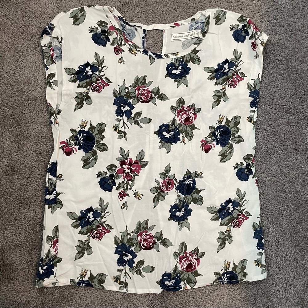 Abercrombie & Fitch Flora tee- XS